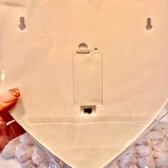 Valentines Day Large Light Up Battery Operated Heart - Picture 2 of 2